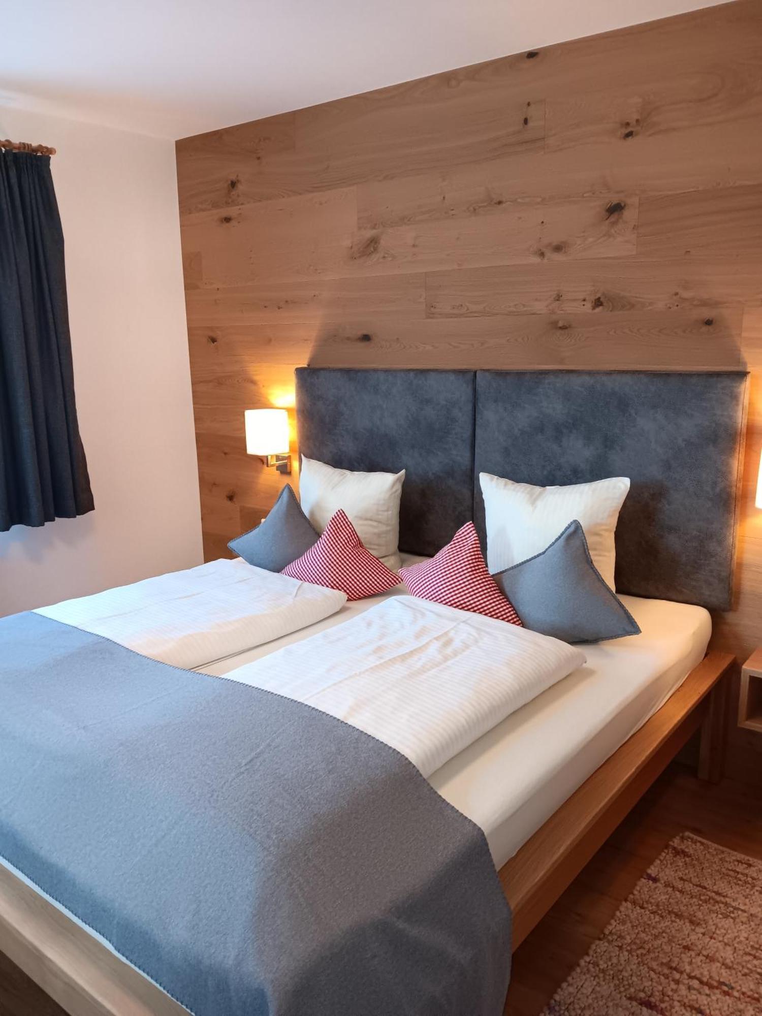 Lizzi Mountain Apartments 슈방가우 외부 사진